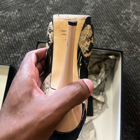 $695 Giuseppe Zanotti Snake Skin Heels - Picture 11 of 11